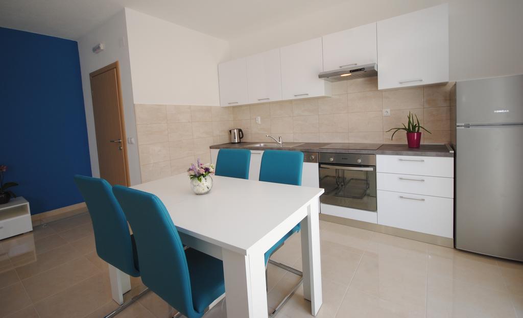 Apartments Valeria Kastela Exterior photo