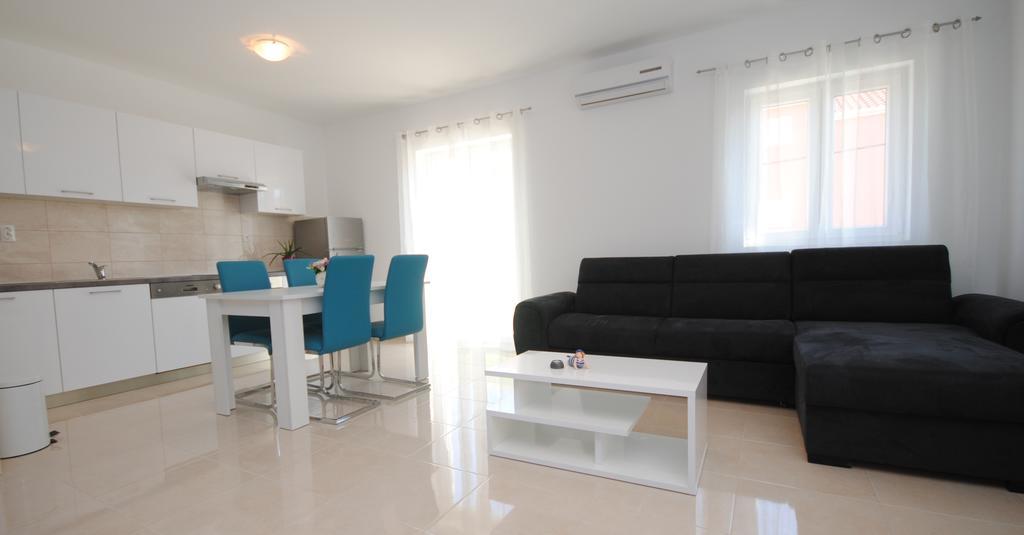 Apartments Valeria Kastela Exterior photo