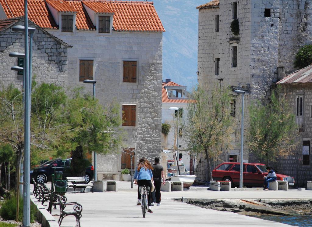 Apartments Valeria Kastela Exterior photo