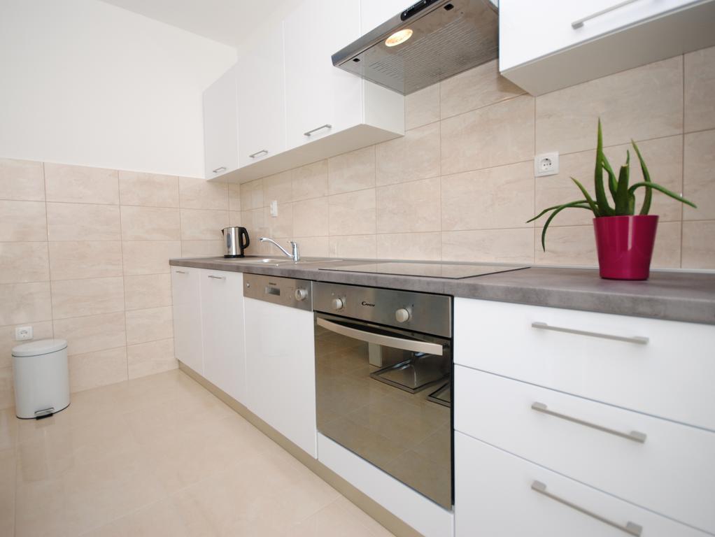 Apartments Valeria Kastela Exterior photo