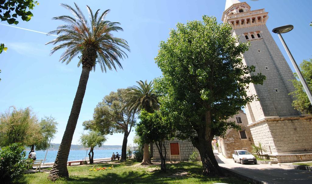 Apartments Valeria Kastela Exterior photo